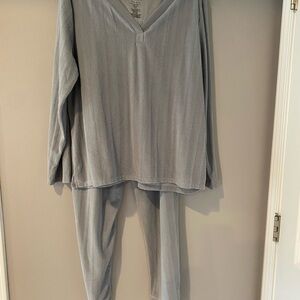 Women's Ribbed V-Neck Pajama Set - Light Gray